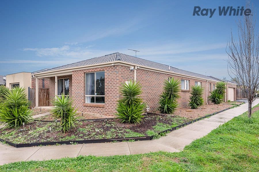37 River Views Road, Melton West VIC 3337, Melton West - Thumbnail 2