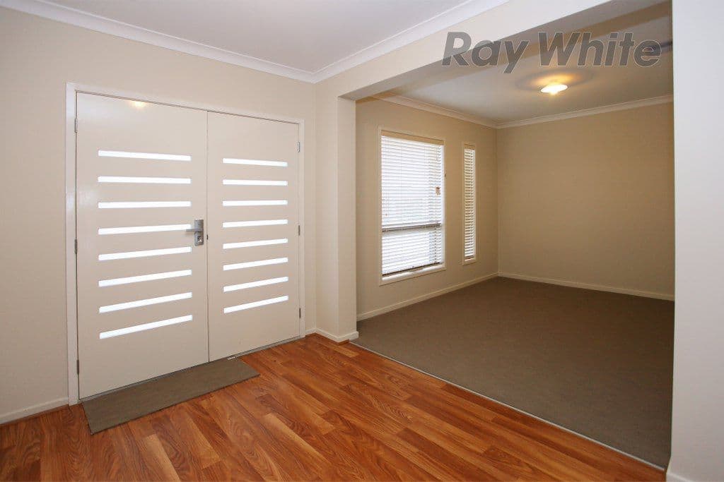37 Waves Drive, POINT COOK VIC 3030, Point Cook - Thumbnail 2