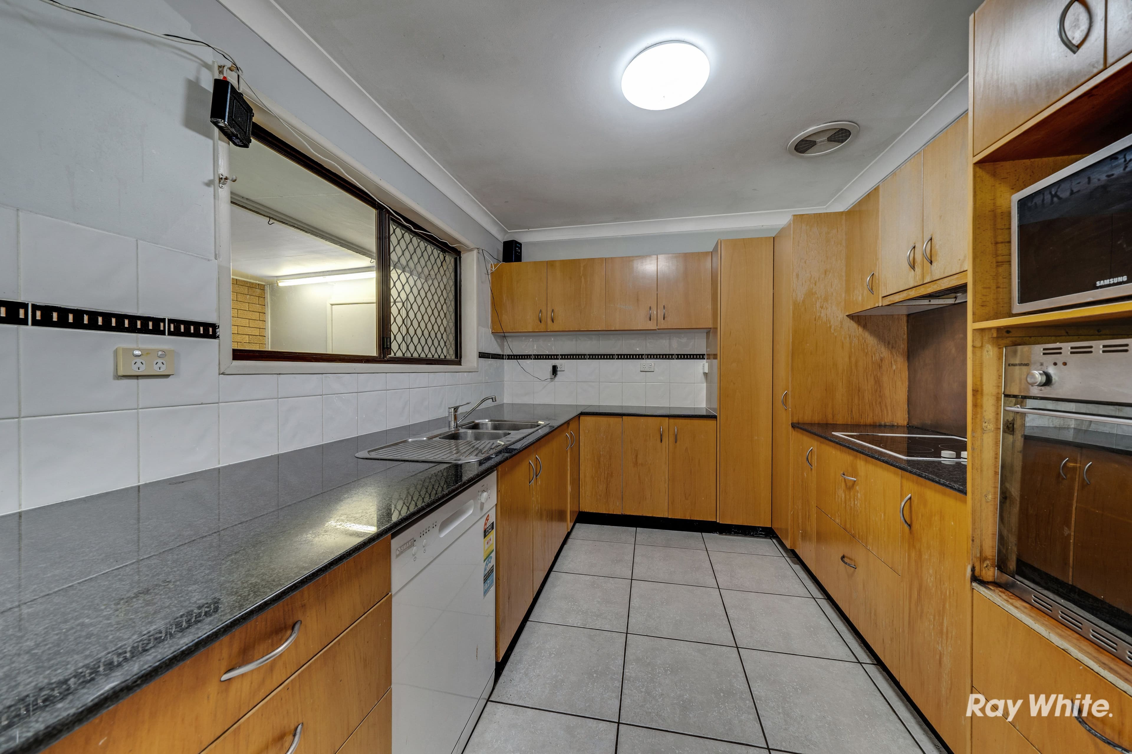 39 Saratoga Street, Browns Plains QLD 4118, Browns Plains - Thumbnail 3