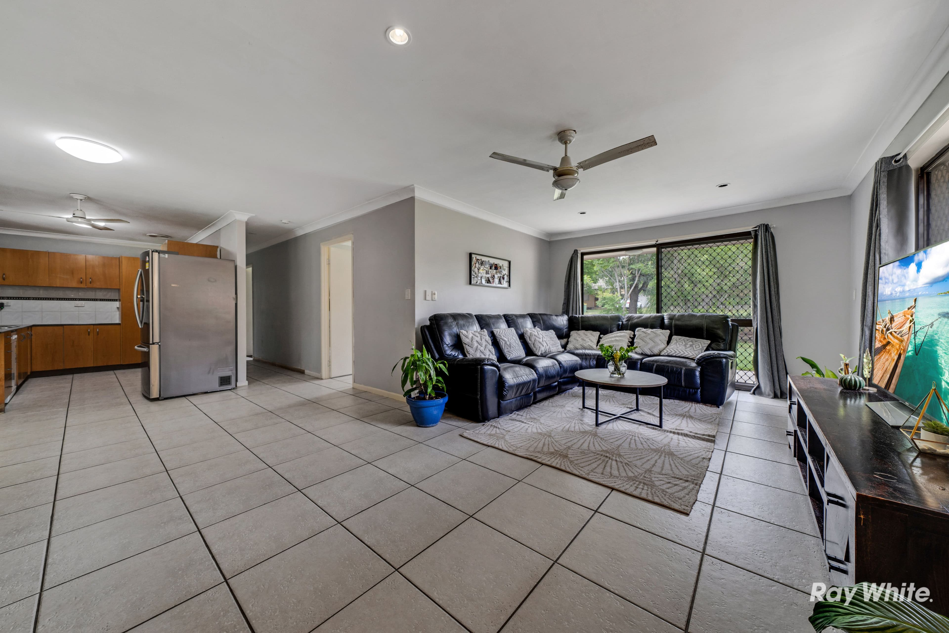39 Saratoga Street, Browns Plains QLD 4118, Browns Plains - Thumbnail 4