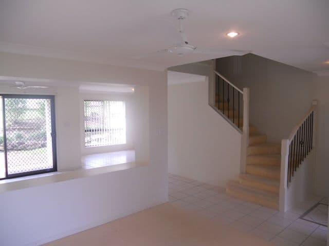 17 Respall Way Arundel, ARUNDEL QLD 4214, Arundel - Thumbnail 3