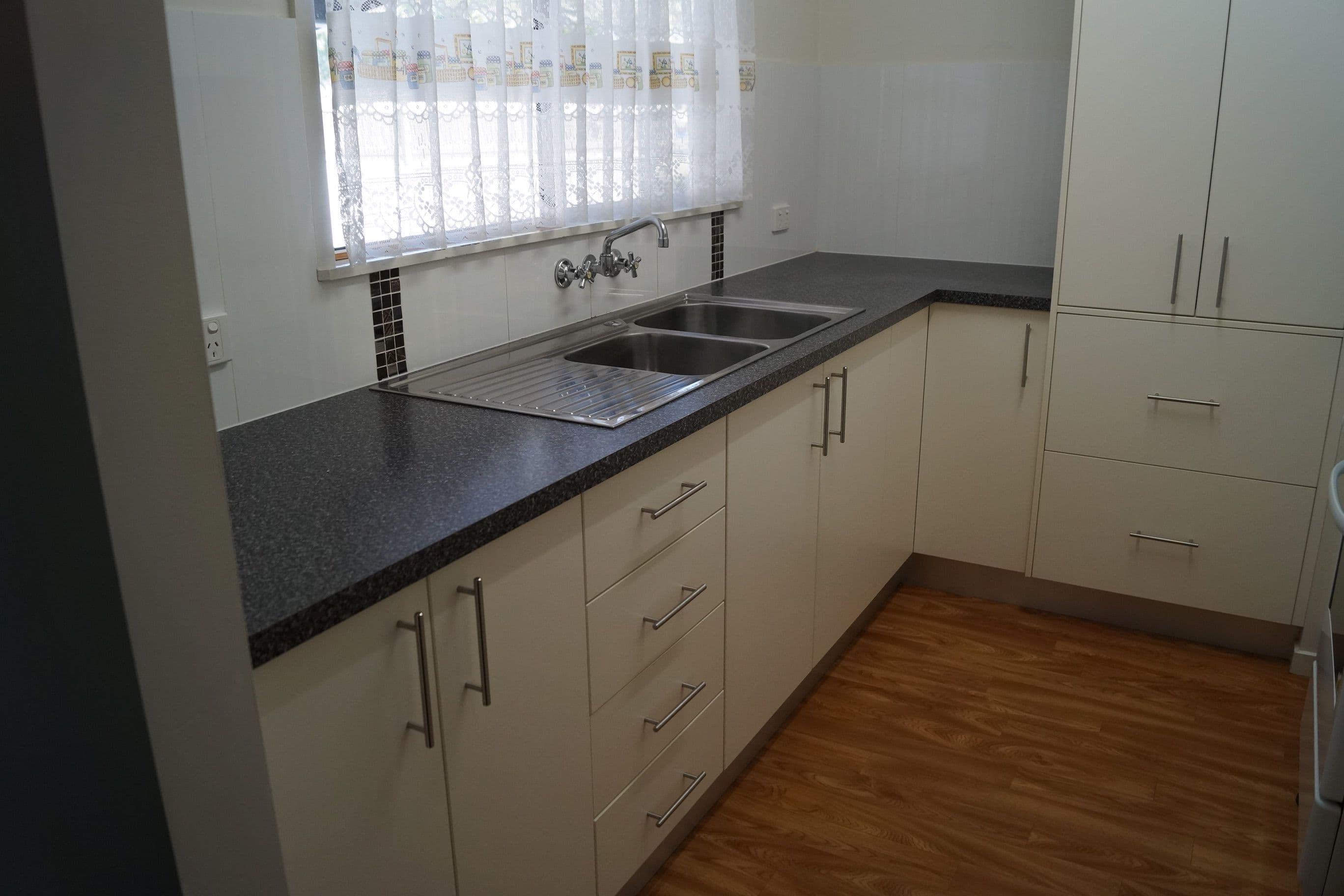 51B Baker Street, Emerald QLD 4720, Emerald - Thumbnail 5