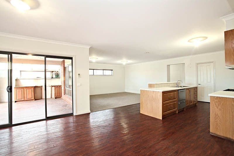 24 Highwood Drive, HILLSIDE VIC 3037, Hillside - Thumbnail 2
