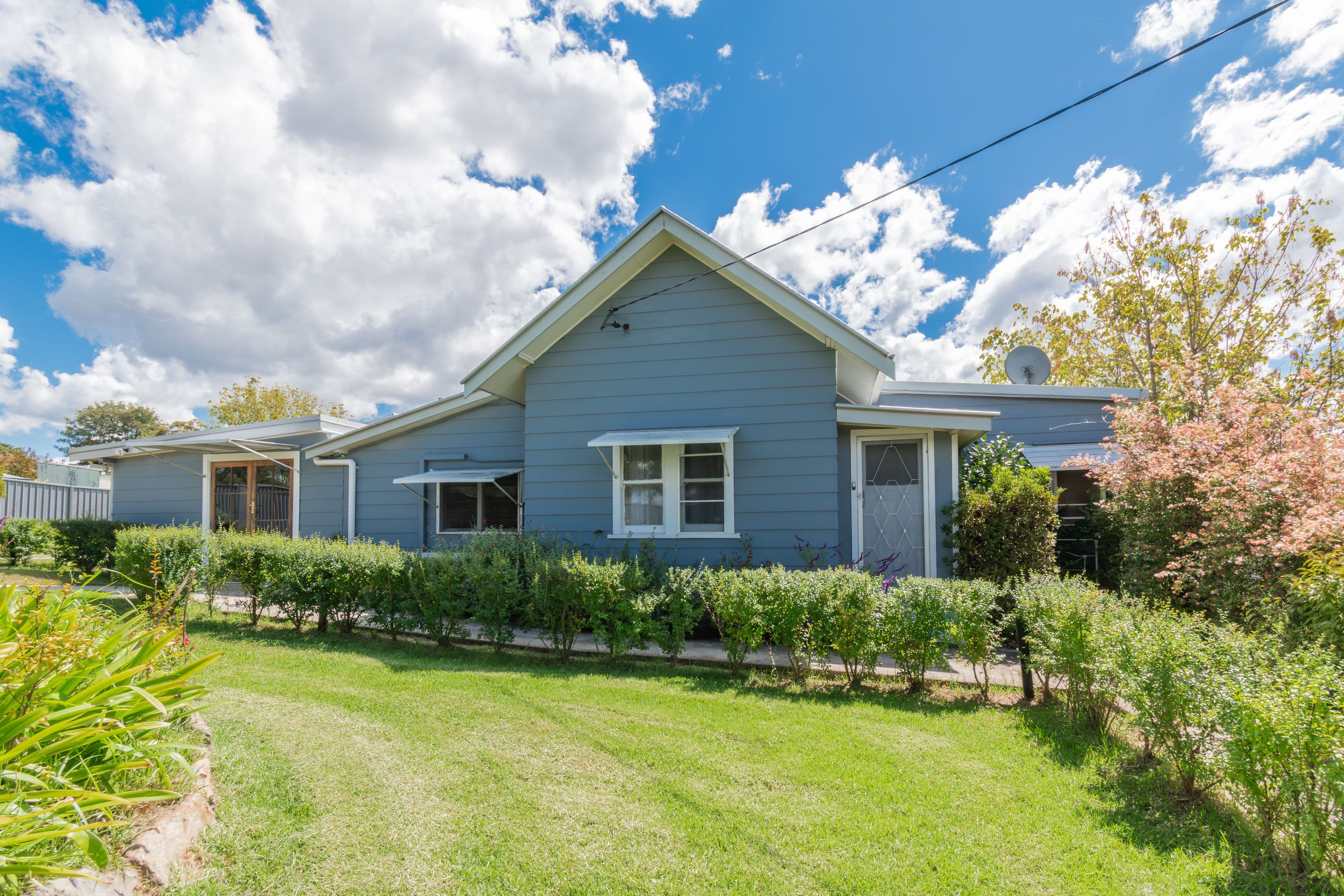 60-62 Border Street, Wallangarra QLD 4383, Wallangarra - Thumbnail 2
