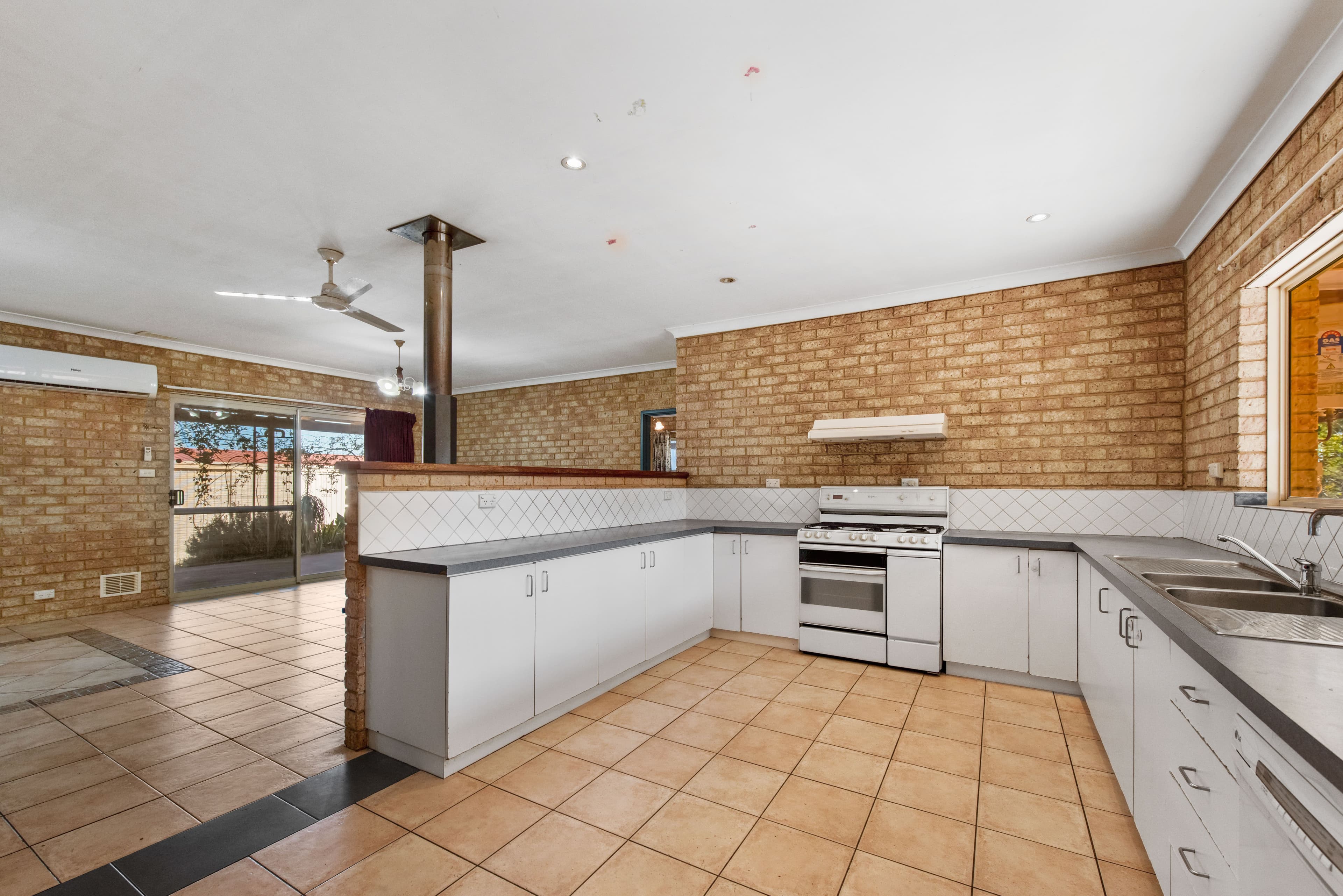 10 Brook Street, Northampton WA 6535, Northampton - Image 1