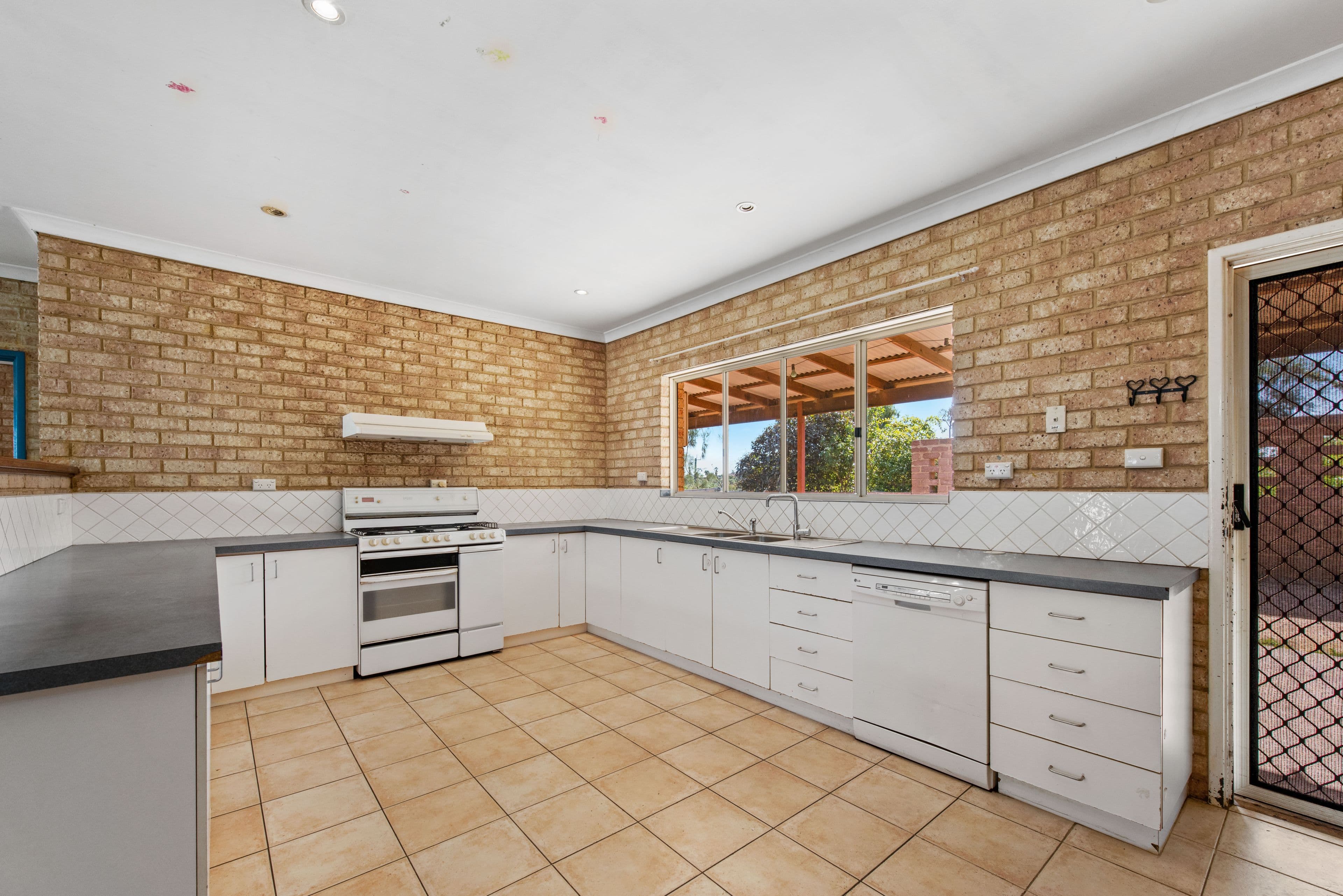 10 Brook Street, Northampton WA 6535, Northampton - Thumbnail 2
