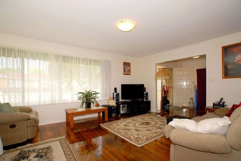 36 Berberis Crescent, FRANKSTON VIC 3199, Frankston - Thumbnail 2