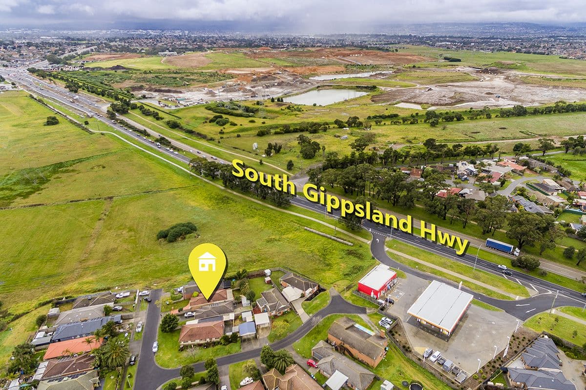 31 Rachel Drive, Cranbourne North VIC 3977, Cranbourne North - Thumbnail 2