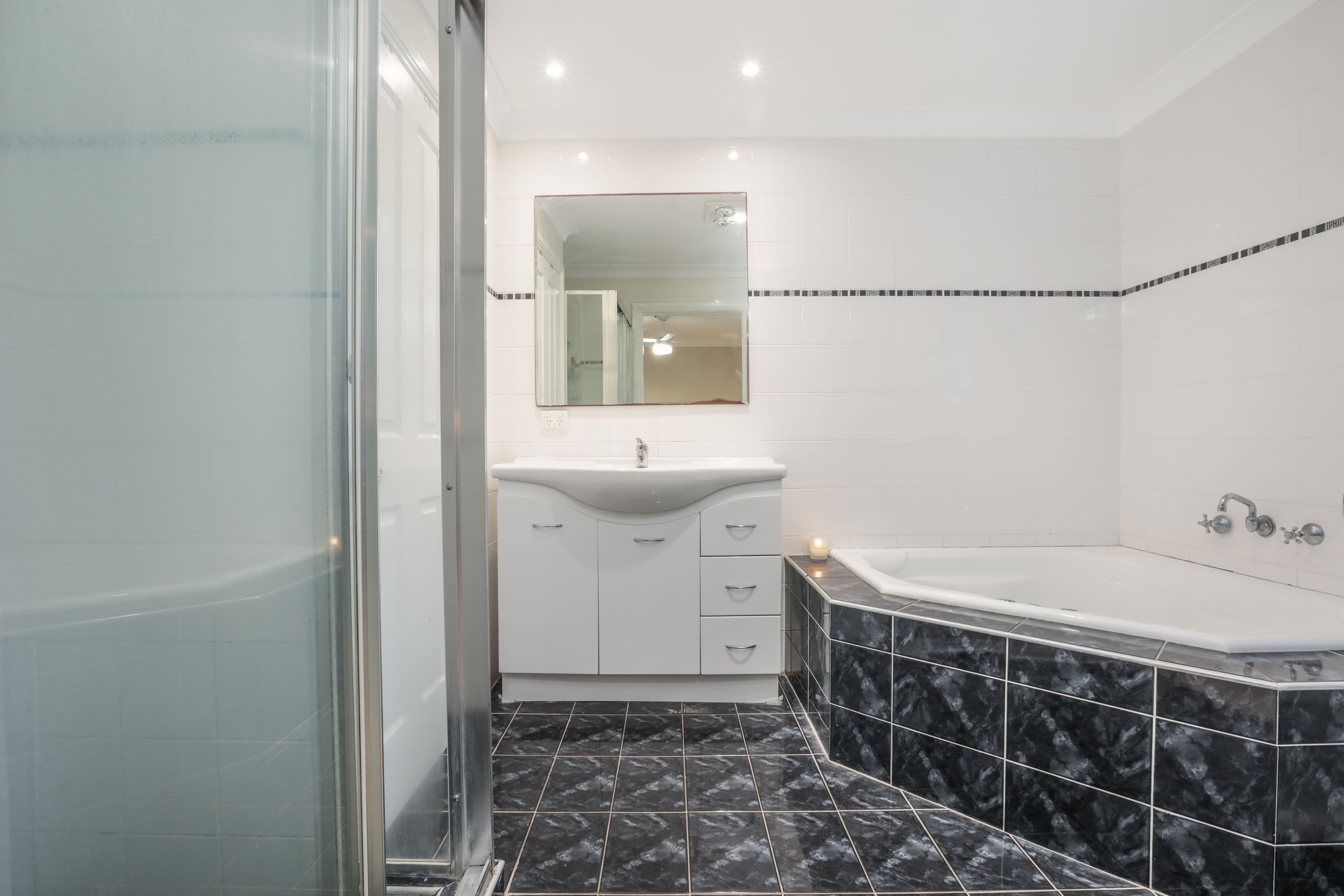 24 Billeroy Avenue, Baulkham Hills - Thumbnail 7