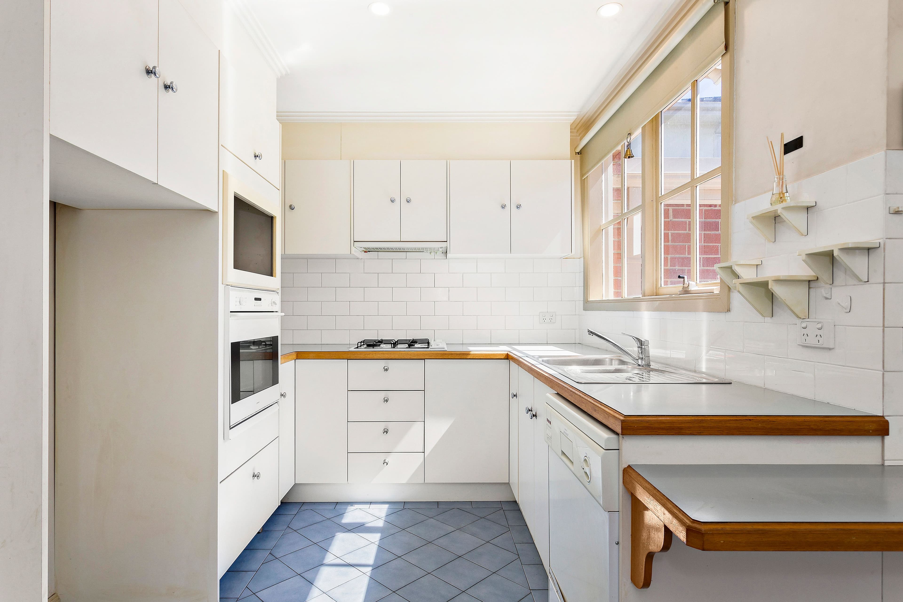 10 Dorman Court, Mill Park VIC 3082, Mill Park - Thumbnail 2