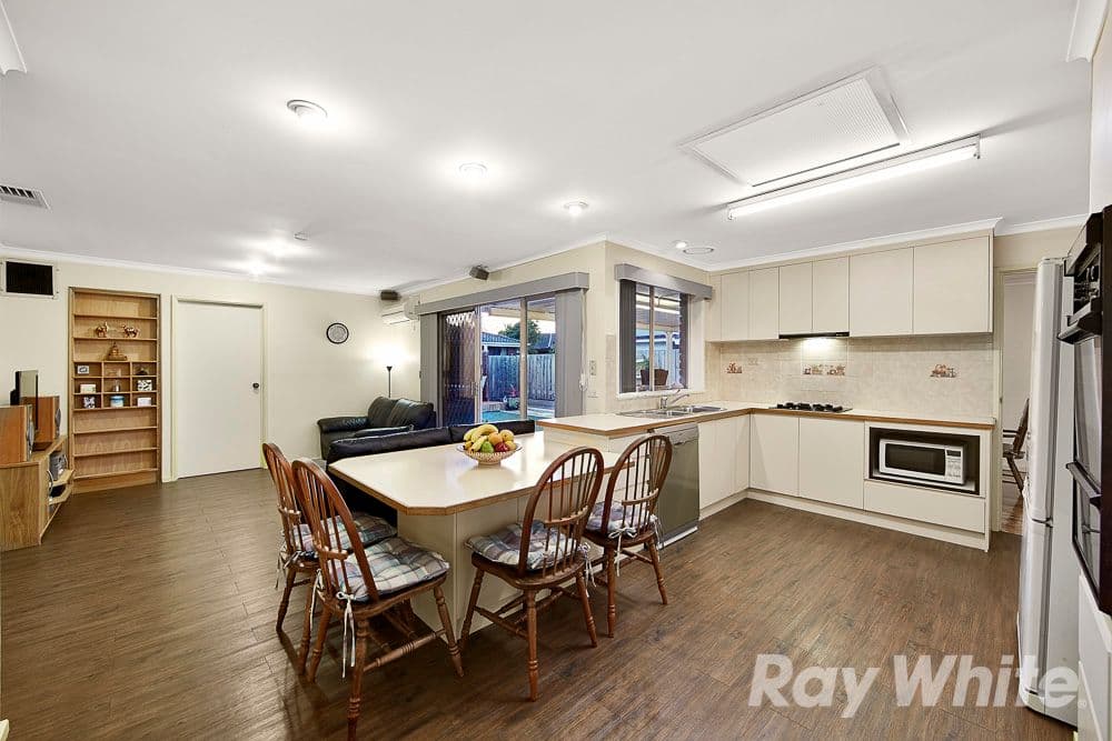 135 Capital Avenue, Glen Waverley VIC 3150, Glen Waverley - Thumbnail 2