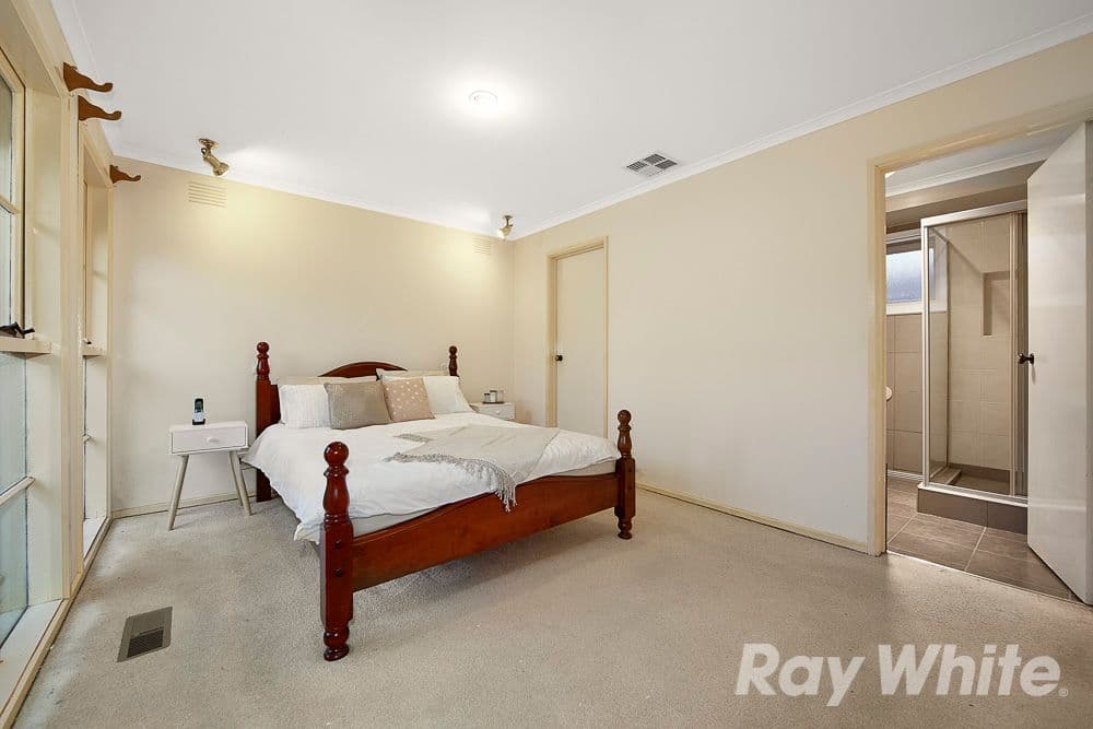 135 Capital Avenue, Glen Waverley VIC 3150, Glen Waverley - Thumbnail 6
