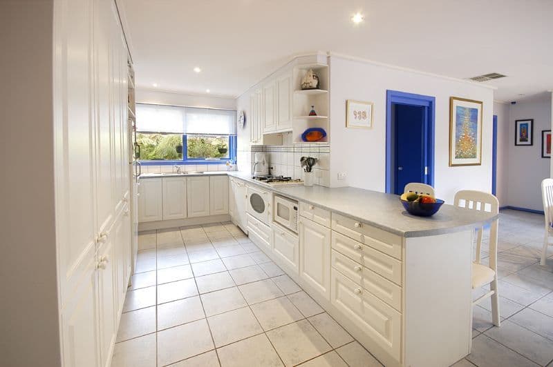 25 The Woodland, WHEELERS HILL VIC 3150, Wheelers Hill - Thumbnail 2