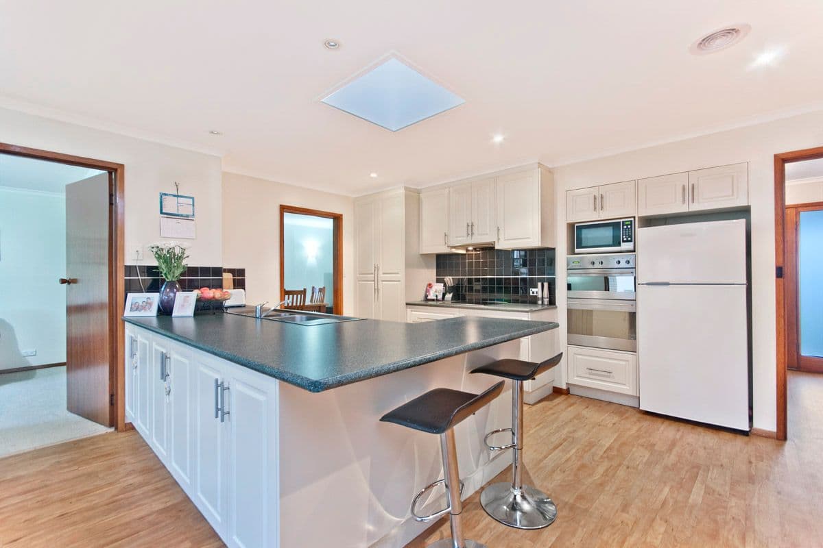 32 Sundale Road, WARRNAMBOOL VIC 3280, Warrnambool - Thumbnail 2