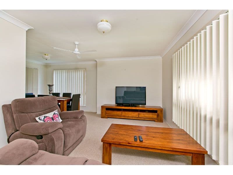 52 Poinciana Avenue, VICTORIA POINT QLD 4165, Victoria Point - Thumbnail 2