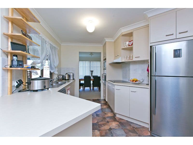 52 Poinciana Avenue, VICTORIA POINT QLD 4165, Victoria Point - Thumbnail 4