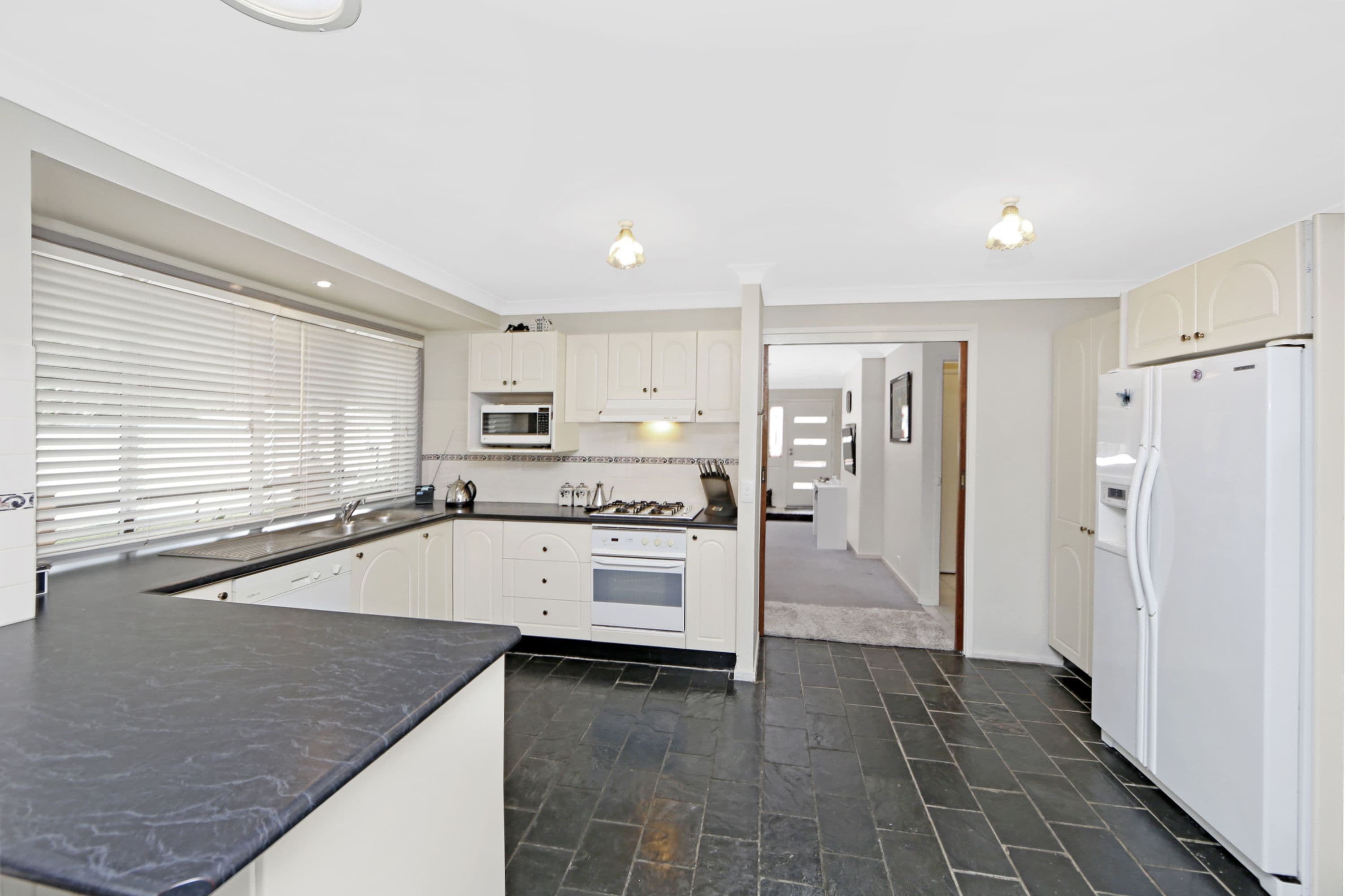 4 Sherwood Close, Bateau Bay - Thumbnail 3