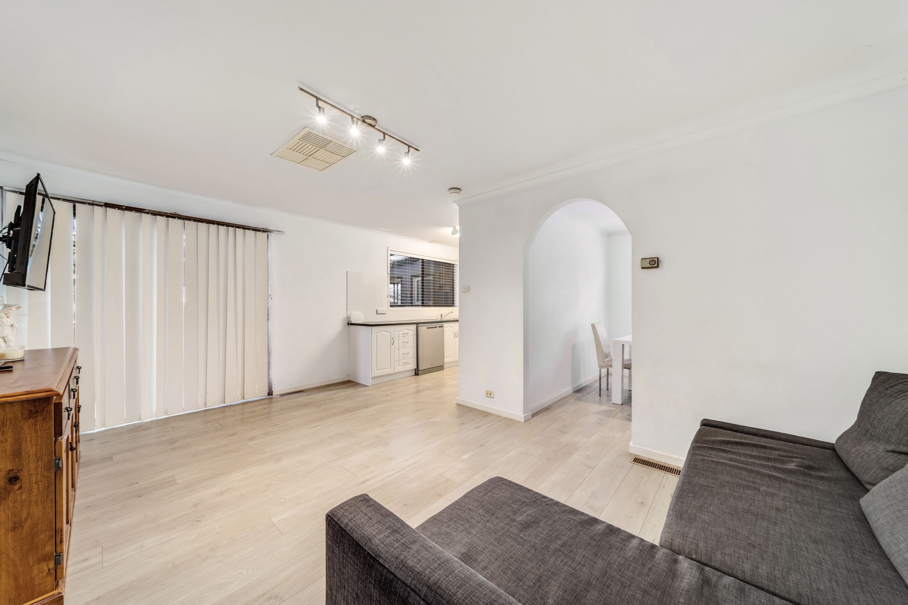 19 Barraclough Crescent, Monash ACT 2904, Monash - Thumbnail 6