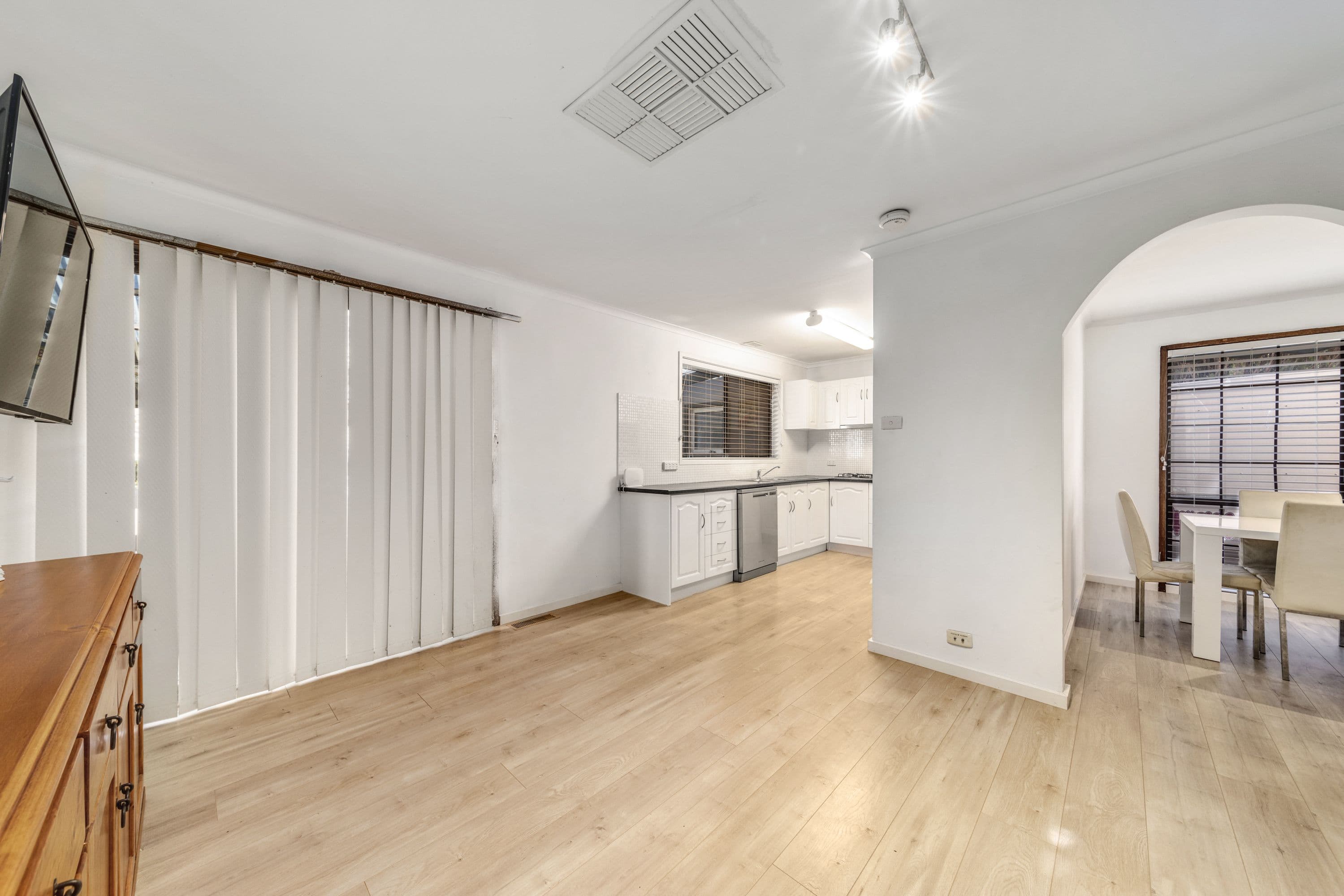 19 Barraclough Crescent, Monash ACT 2904, Monash - Thumbnail 7