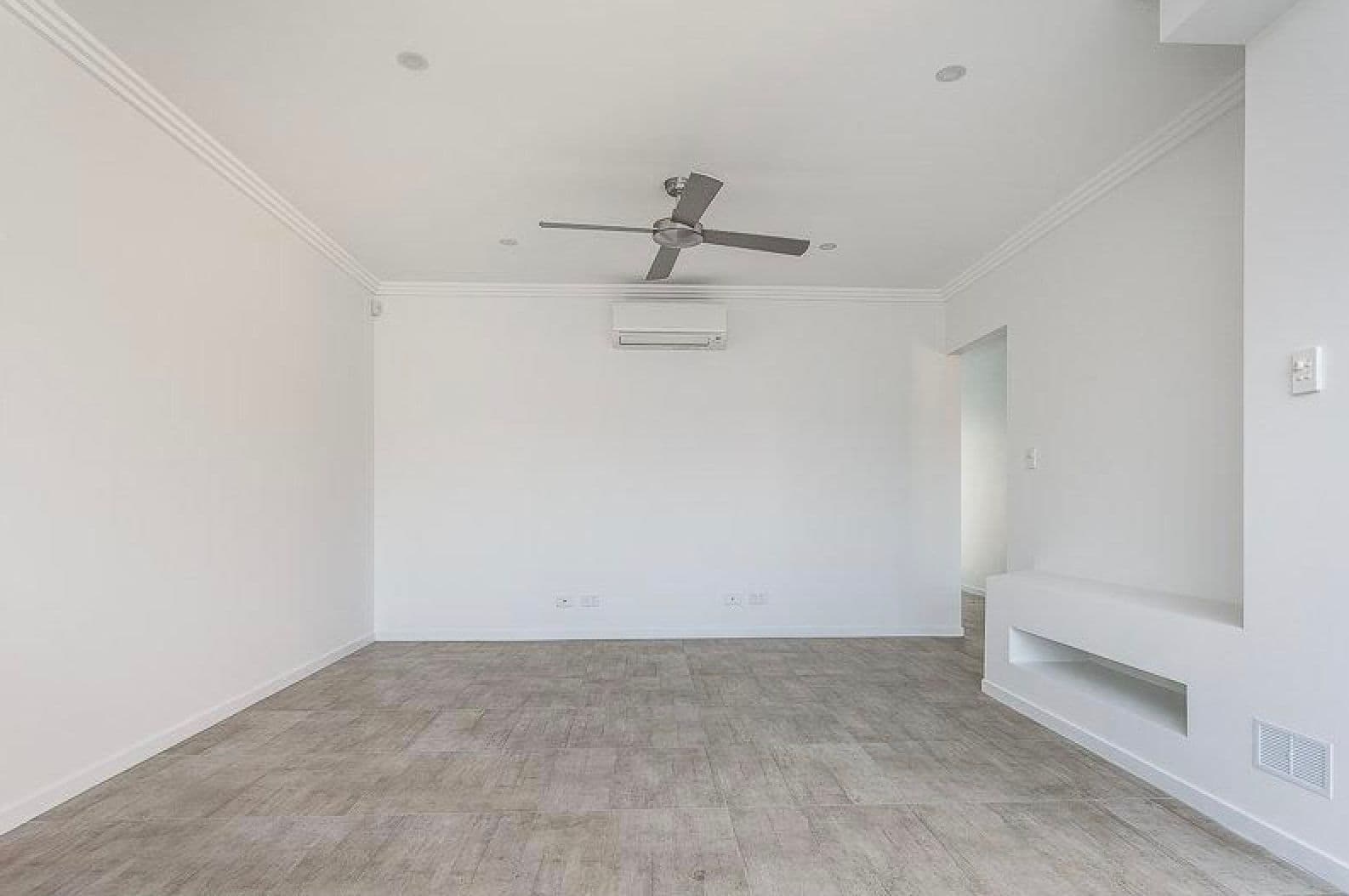 15 Landsborough Avenue, Scarborough QLD 4020, Scarborough - Thumbnail 3