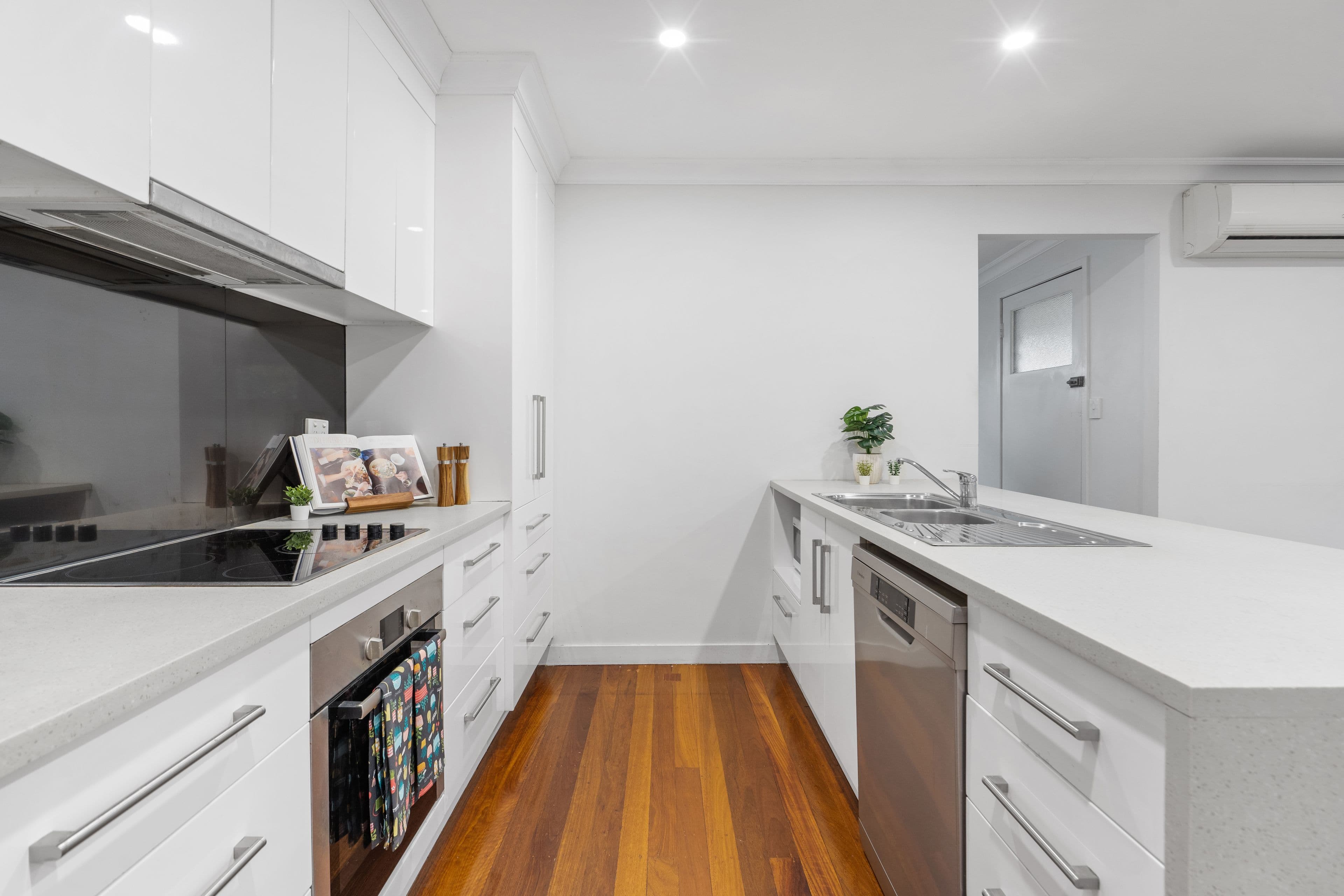 36 Sarina Street, Stafford Heights QLD 4053, Stafford Heights - Thumbnail 5