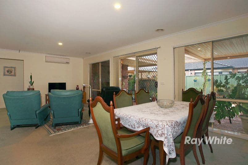 53 Scotsdale Drive, CRANBOURNE EAST VIC 3977, Cranbourne East - Thumbnail 2