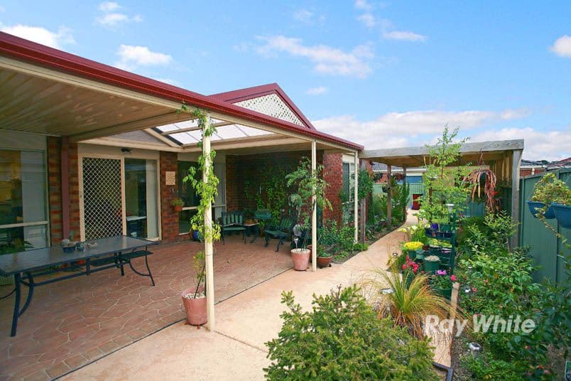 53 Scotsdale Drive, CRANBOURNE EAST VIC 3977, Cranbourne East - Thumbnail 3