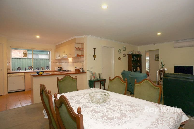 53 Scotsdale Drive, CRANBOURNE EAST VIC 3977, Cranbourne East - Thumbnail 8