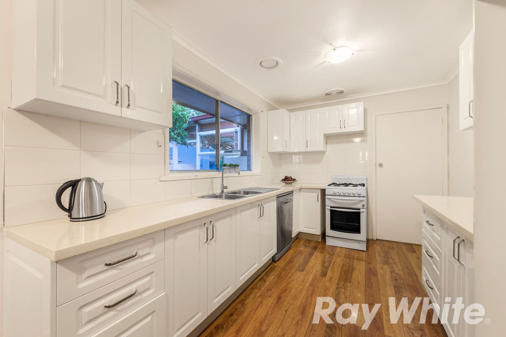 12 Neil Court, Blackburn South VIC 3130, Blackburn South - Thumbnail 4