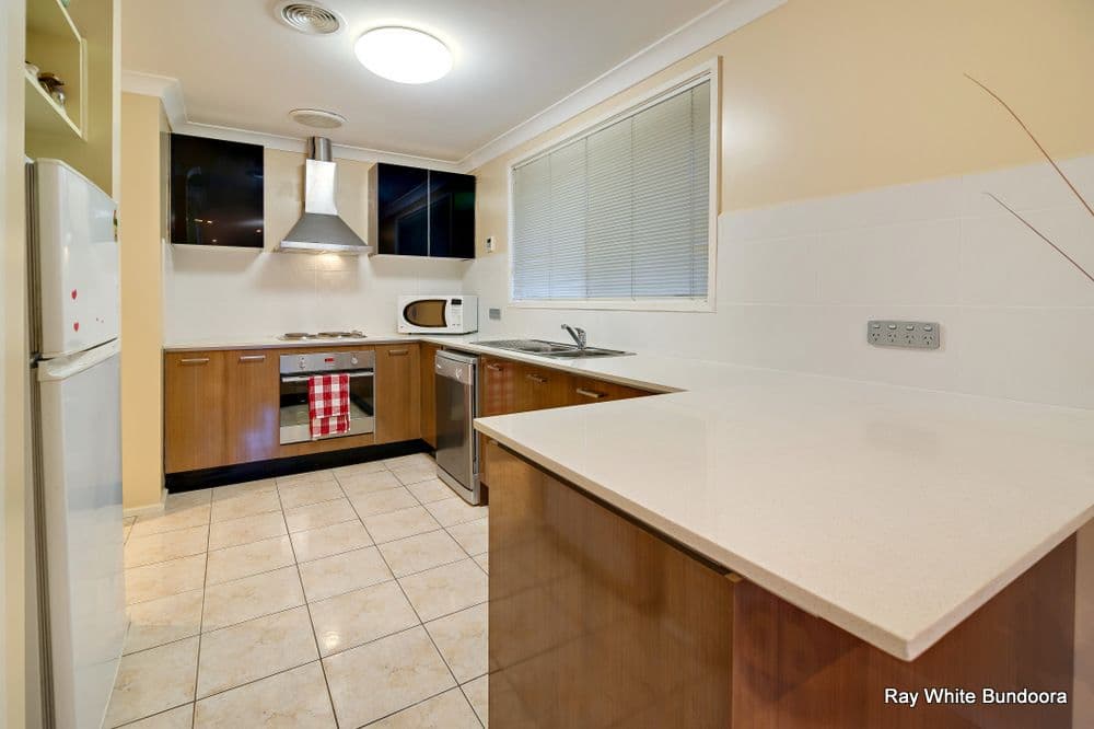 7 Grosvenor Court, BUNDOORA VIC 3083, Bundoora - Thumbnail 3
