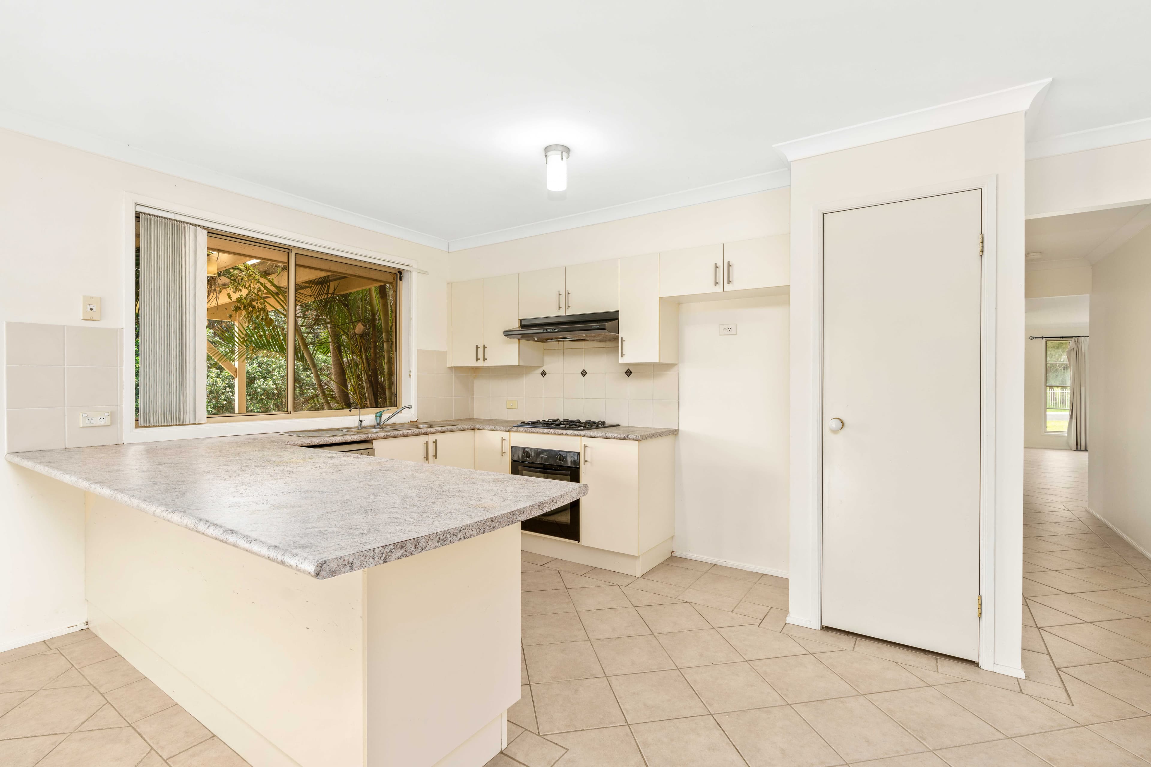 13 Burradoo Crescent, Nowra NSW 2541, Nowra - Thumbnail 6