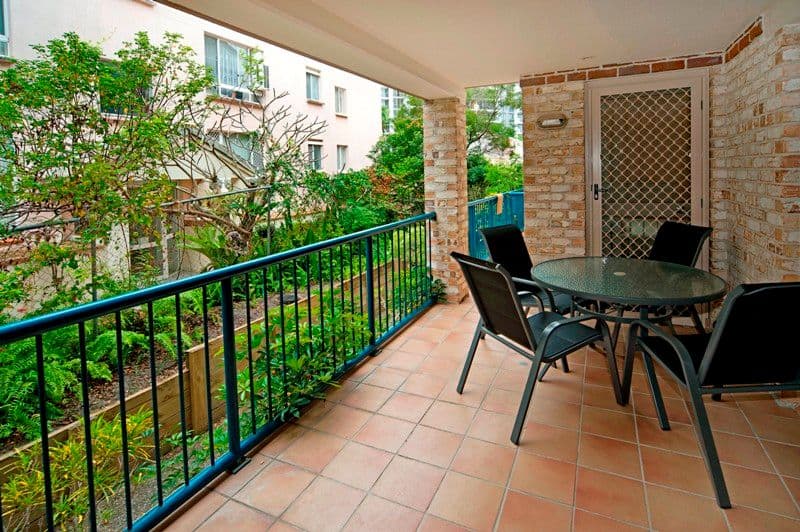 47 Bauer Street, SOUTHPORT QLD 4215, Southport - Thumbnail 2
