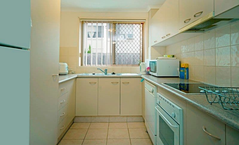 47 Bauer Street, SOUTHPORT QLD 4215, Southport - Thumbnail 4