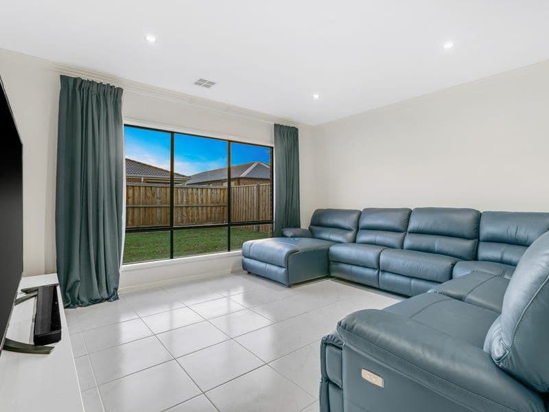 44 Wiltshire Boulevard, THORNHILL PARK VIC 3335, Thornhill Park - Thumbnail 6