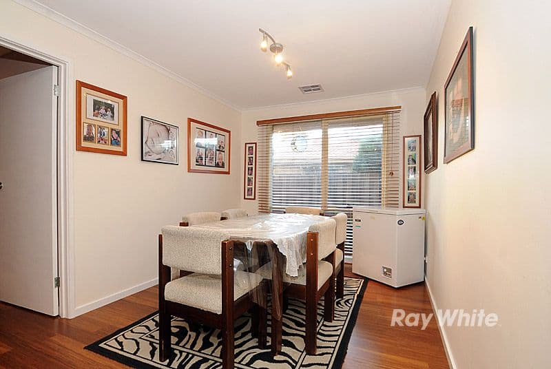 24 Strafford Avenue, CRANBOURNE VIC 3977, Cranbourne - Thumbnail 3