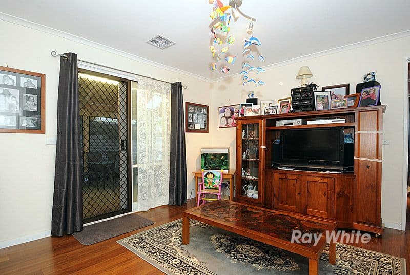 24 Strafford Avenue, CRANBOURNE VIC 3977, Cranbourne - Thumbnail 6