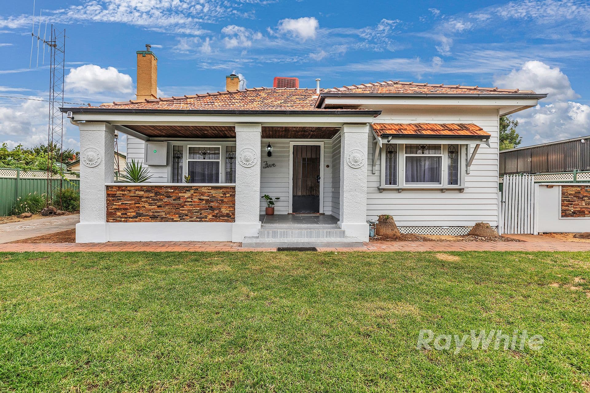 5 Dudley Street, Rochester VIC 3561, Rochester - Thumbnail 2