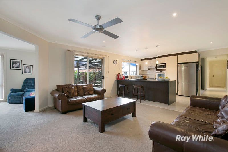 27 Majestic Boulevard, Cranbourne VIC 3977, Cranbourne - Thumbnail 4