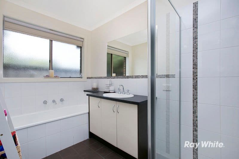 27 Majestic Boulevard, Cranbourne VIC 3977, Cranbourne - Thumbnail 8