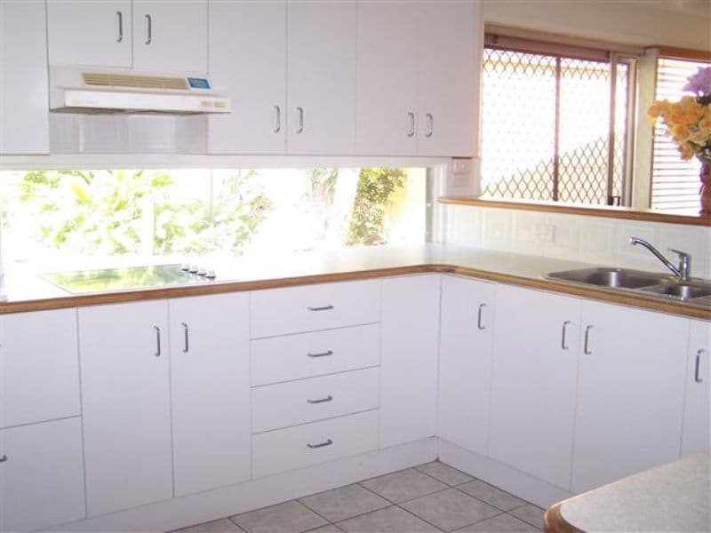 22 Waratah Street, GLADSTONE QLD 4680, Gladstone - Thumbnail 2