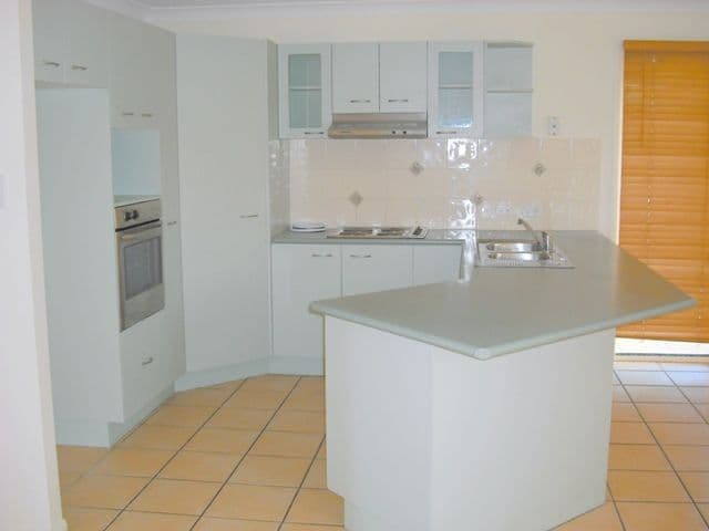 4 Isabella Court, DECEPTION BAY QLD 4508, Deception Bay - Thumbnail 2
