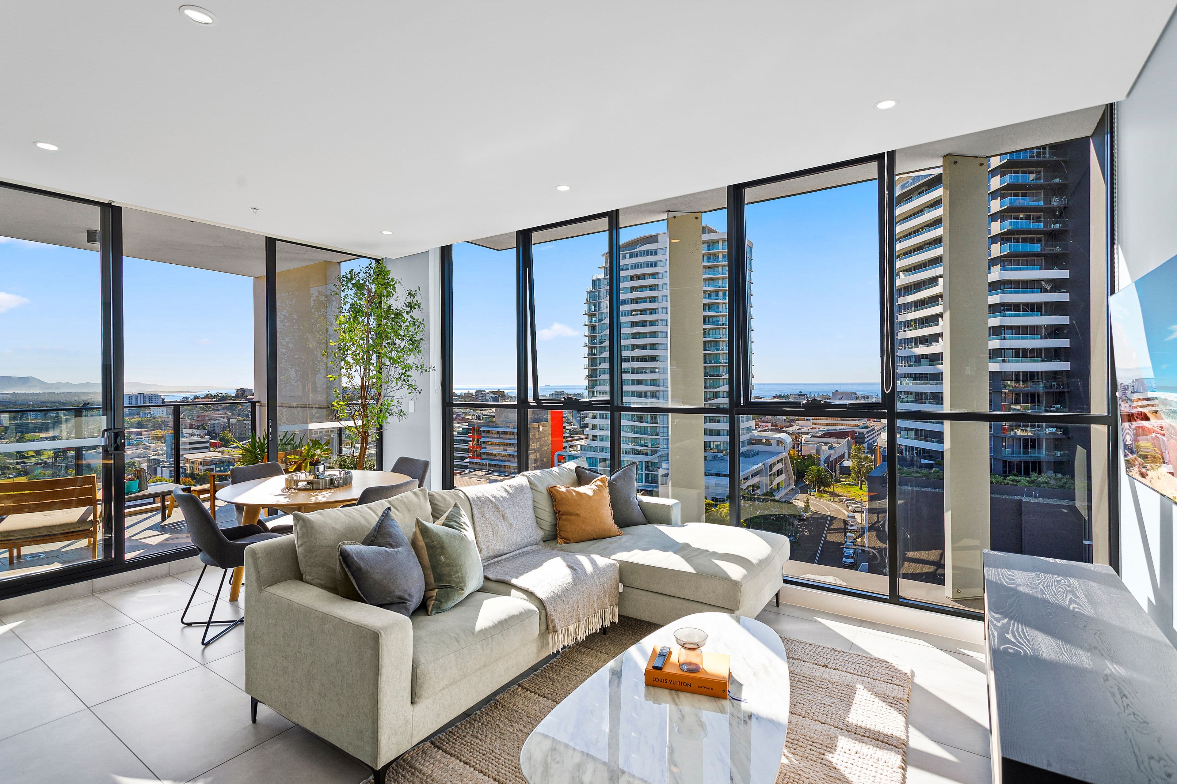 15 Railway Parade, Wollongong NSW 2500, Wollongong - Thumbnail 2