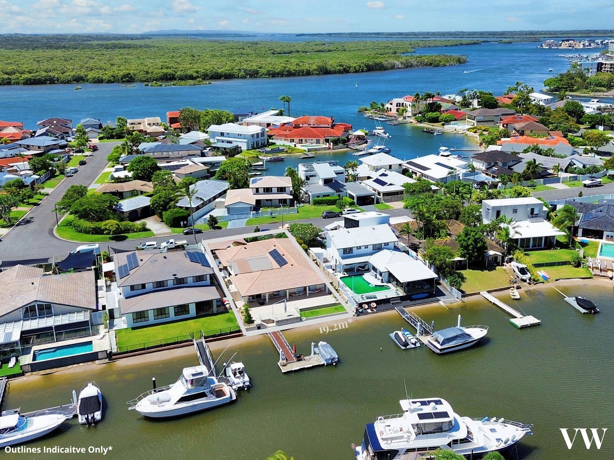 10 Dobell Avenue, Paradise Point QLD 4216, Paradise Point - Thumbnail 3