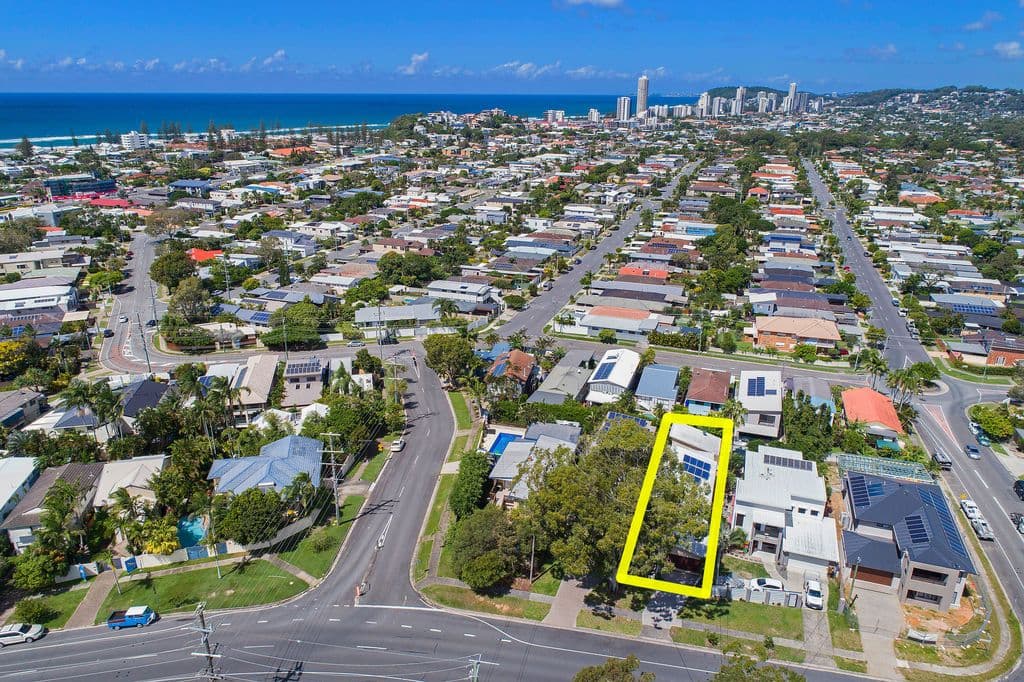 62 Hillcrest Parade, Miami QLD 4220, Miami - Thumbnail 3