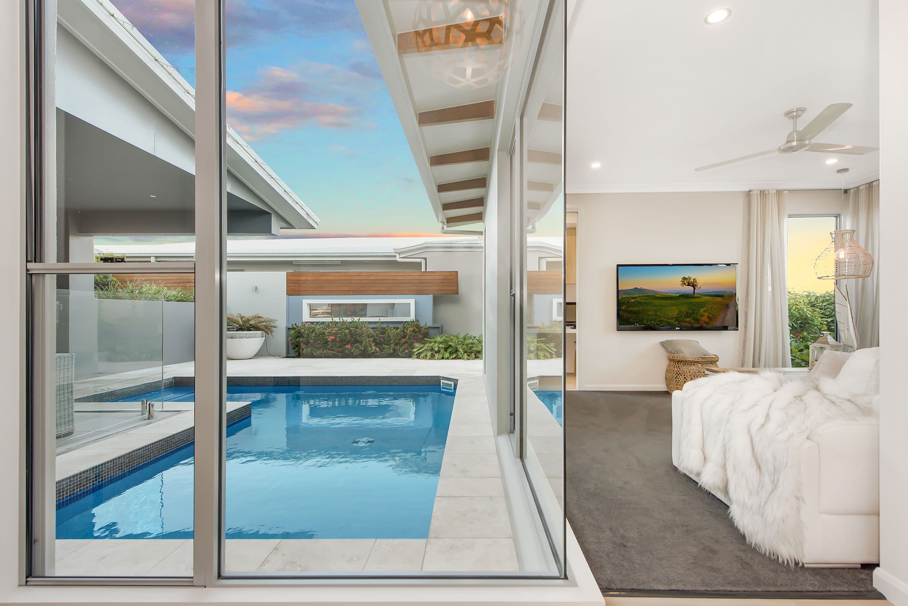 127 Sunhaven Boulevard, Burdell QLD 4818, Burdell - Thumbnail 2