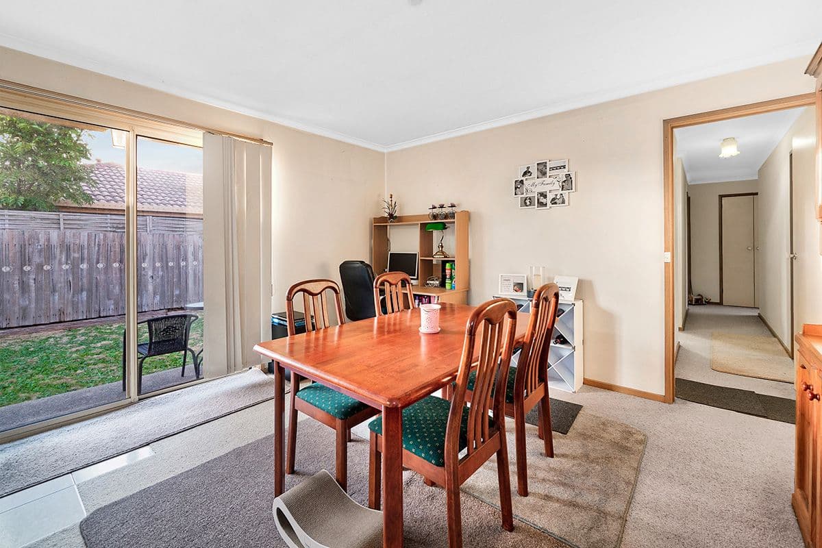 33 Hoysted Avenue, Cranbourne North VIC 3977, Cranbourne North - Thumbnail 6
