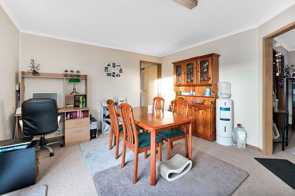 33 Hoysted Avenue, Cranbourne North VIC 3977, Cranbourne North - Thumbnail 7