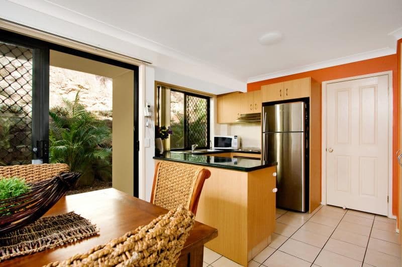 4 Karri Court, BURLEIGH HEADS QLD 4220, Burleigh Heads - Thumbnail 2