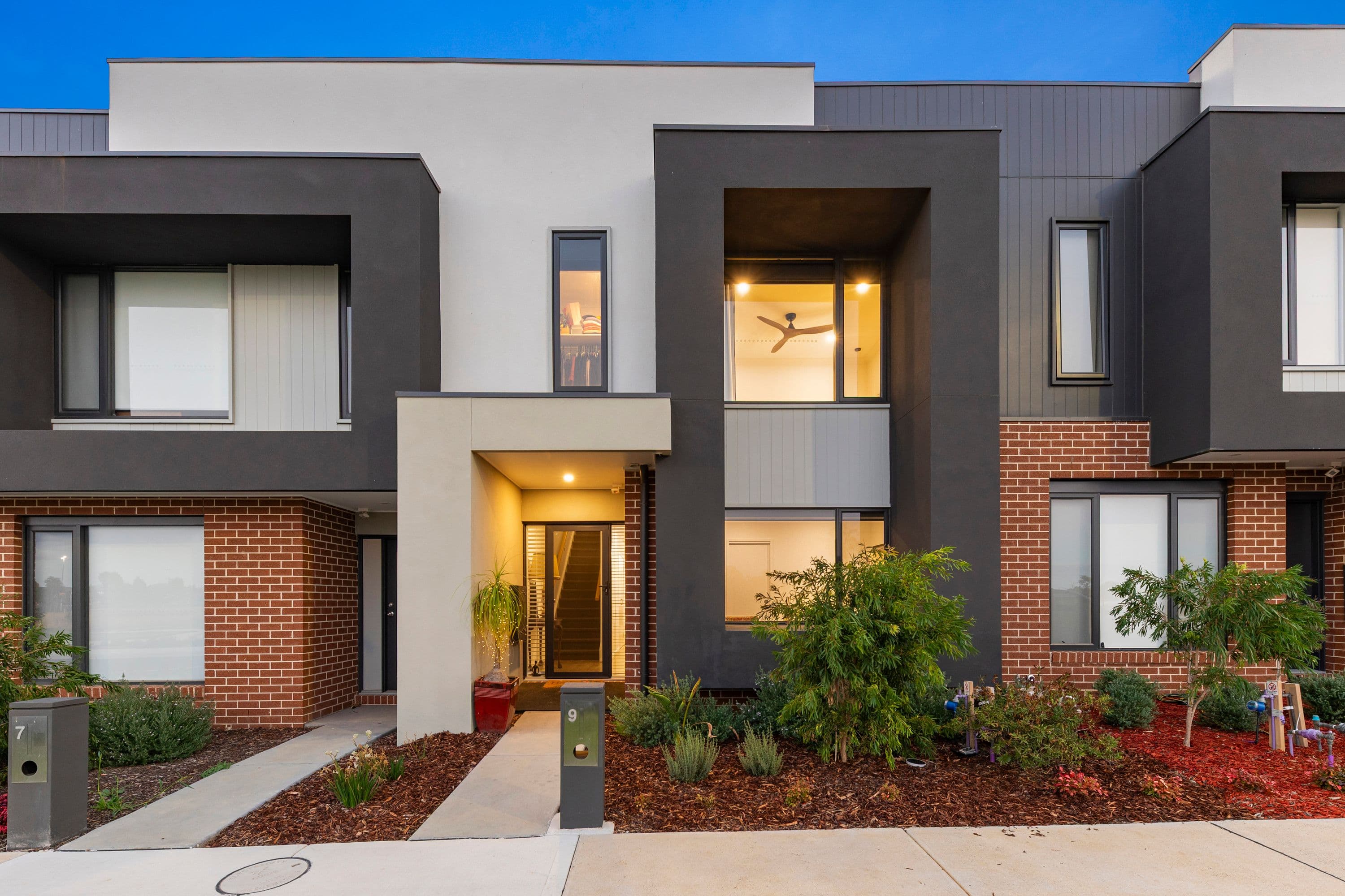 9 Fairground Promenade, Berwick VIC 3806, Berwick - Image 1