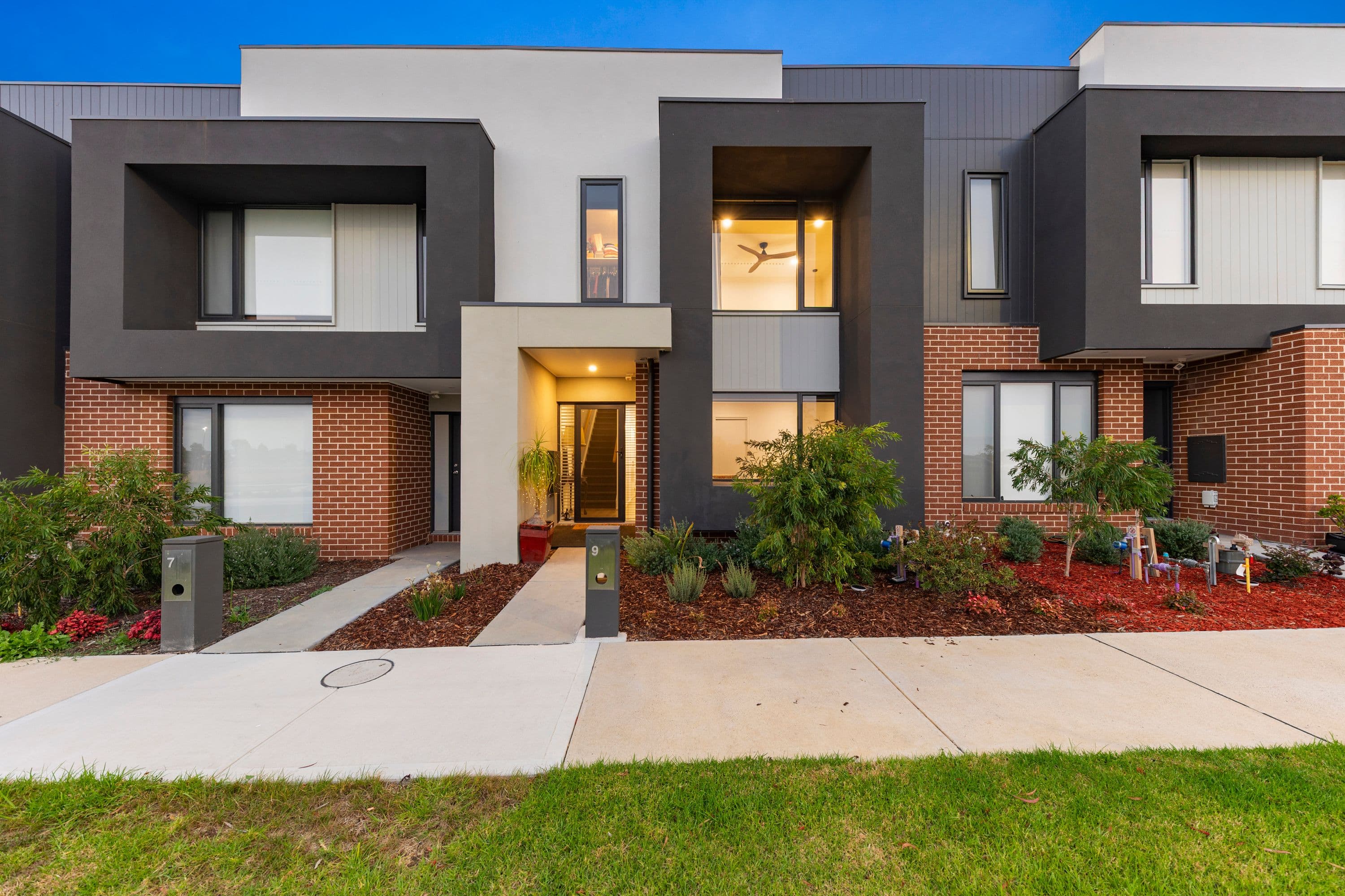 9 Fairground Promenade, Berwick VIC 3806, Berwick - Thumbnail 2